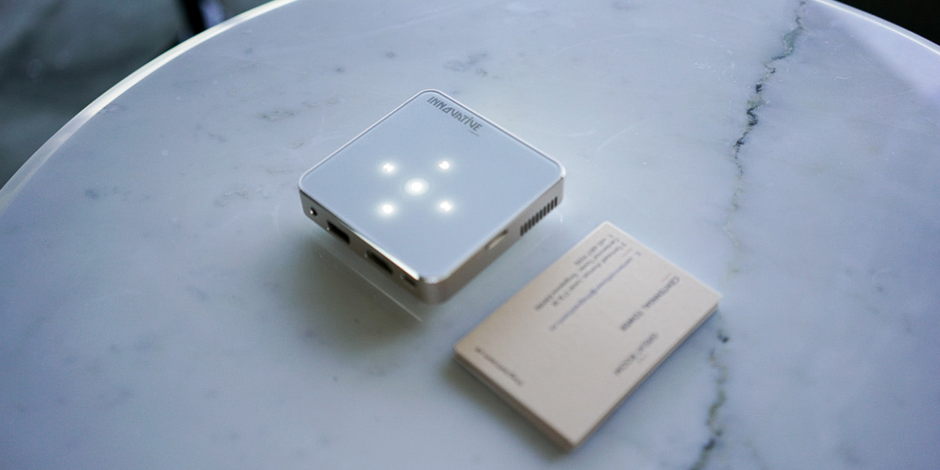pocket-projector-smaller-as-business-card-size