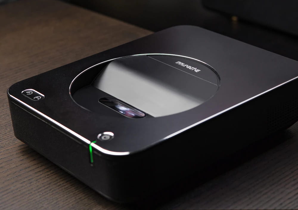 The Ultra Short Throw Projectors for Business – INNOVATIVE Projectors ...